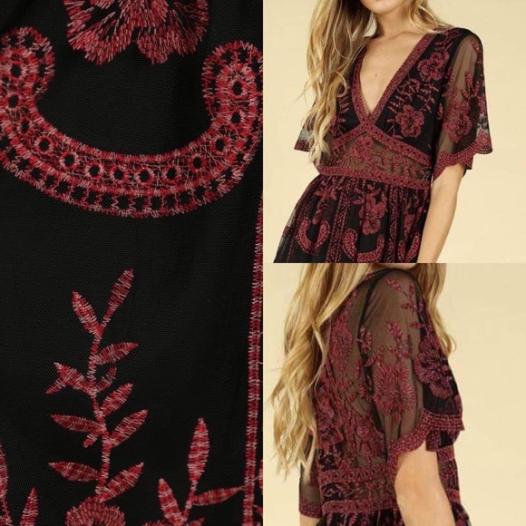 Money Moves Lace Maxi Dress - Picture 8 of 8